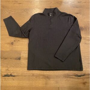 Men’s Perry Ellis grey stretch 1/4 zip pullover.
